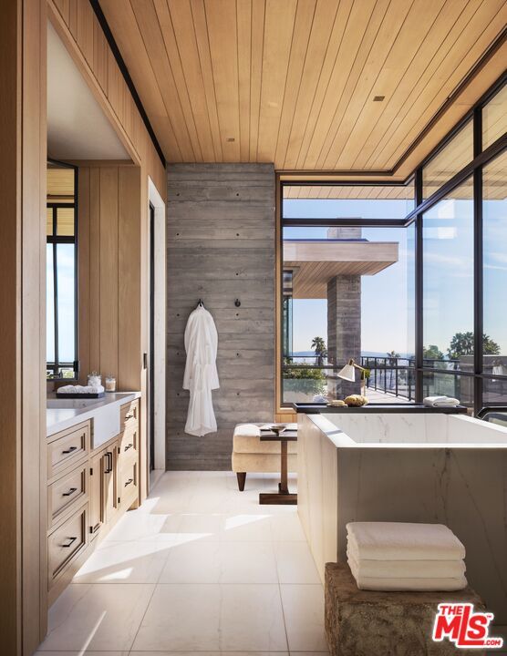 Bathroom, Interior, Recessed Lighting, Water, Wooden Ceilings, Wooden Walls