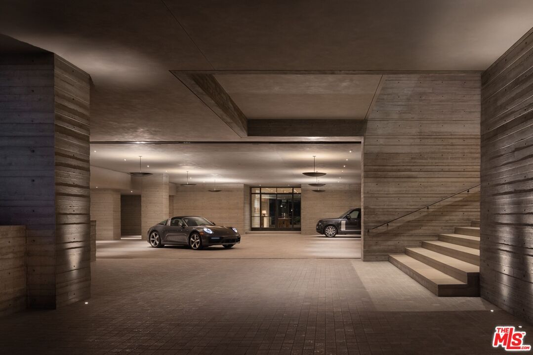 Garage, Interior, Wooden Walls