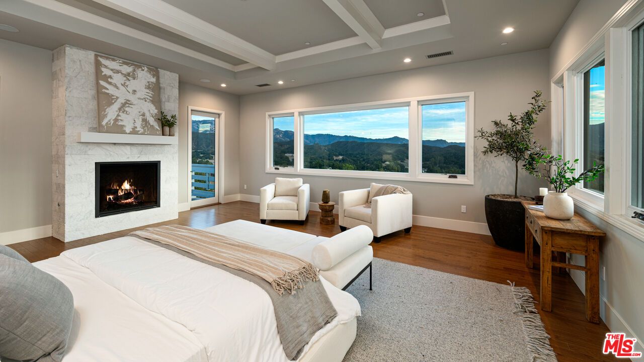 Bedroom, Fireplace, Interior, Recessed Lighting, Wood Texture Flooring