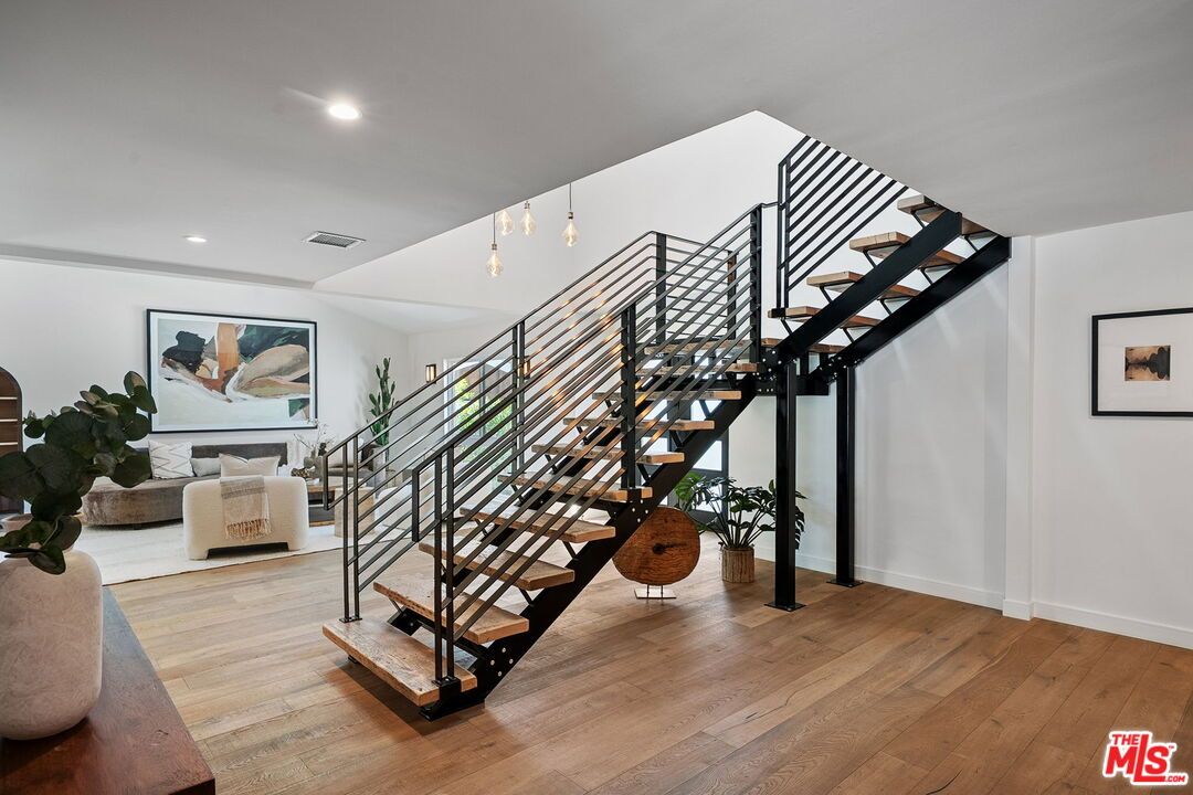 Interior, Pendant Lights, Recessed Lighting, Wood Texture Flooring