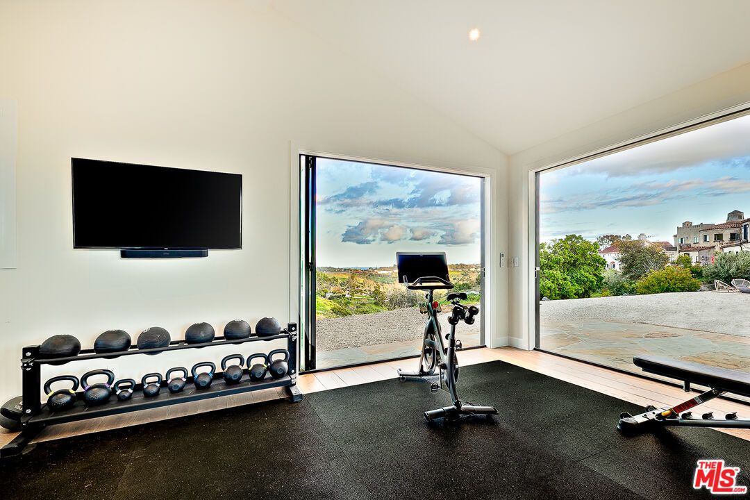 Fitness Equipment, Interior, Recessed Lighting