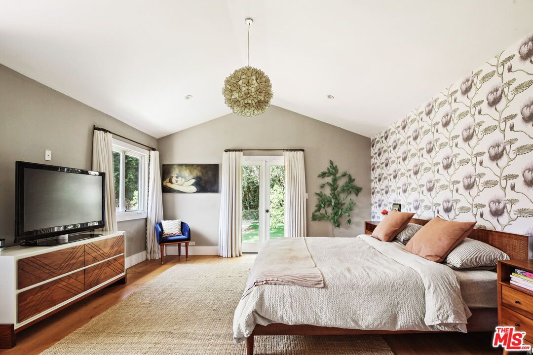 Bedroom, Interior, Pendant Lights, Recessed Lighting, Wood Texture Flooring