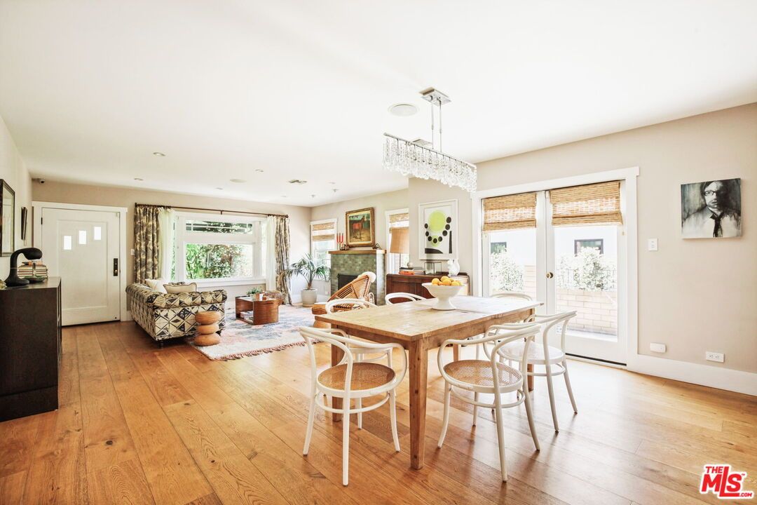 Chandelier, Dining room, Interior, Living room, Recessed Lighting, Wood Texture Flooring