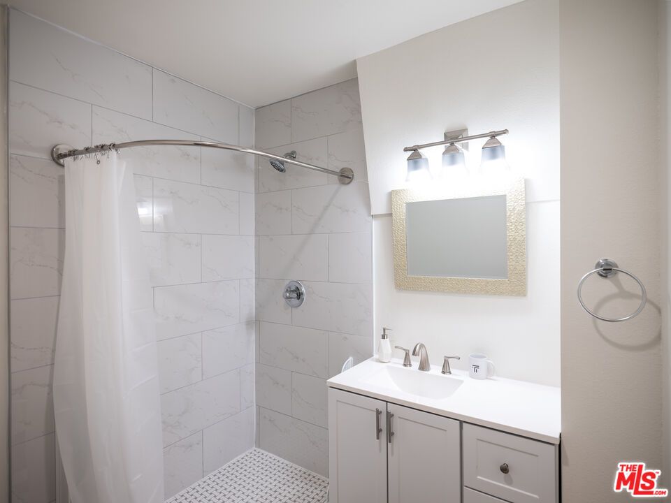 Bathroom, Interior, Marble Walls