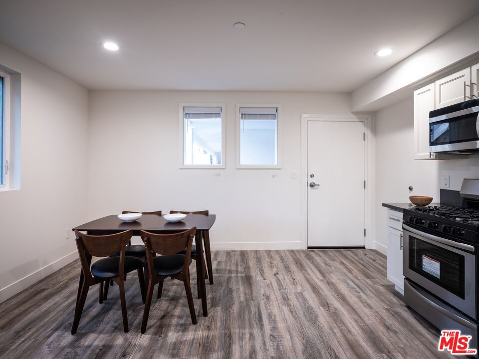 Dining room, Interior, Kitchen, Recessed Lighting, Wood Texture Flooring