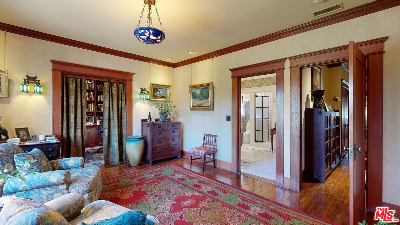 Interior, Living room, Pendant Lights, Recessed Lighting, Wood Texture Flooring