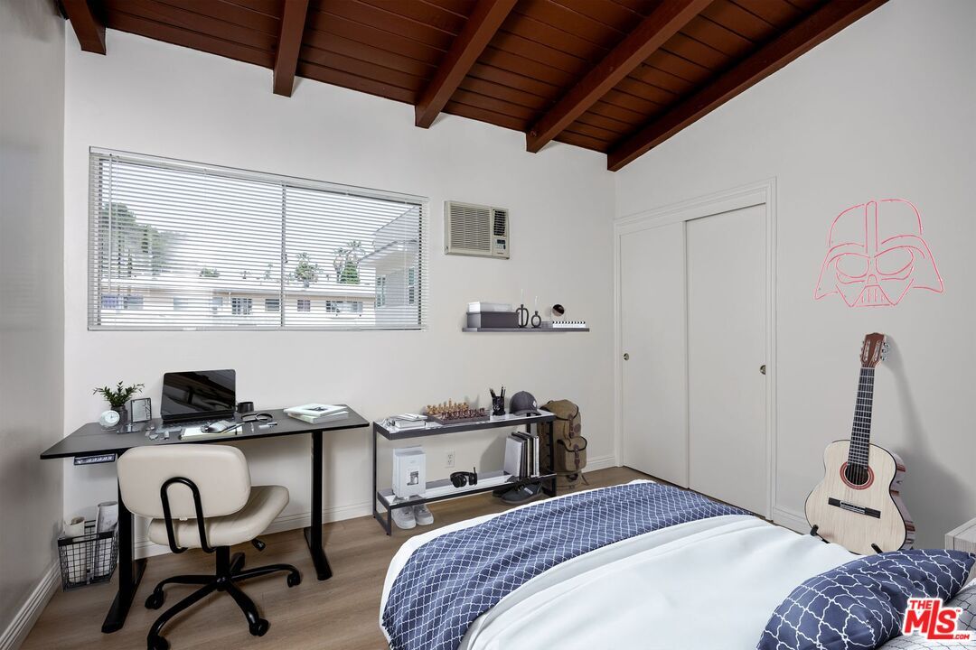 Bedroom, Home Office, Interior, Wooden Beams, Wooden Ceilings, Wood Texture Flooring