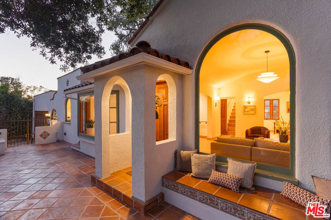 Exterior, Pendant Lights