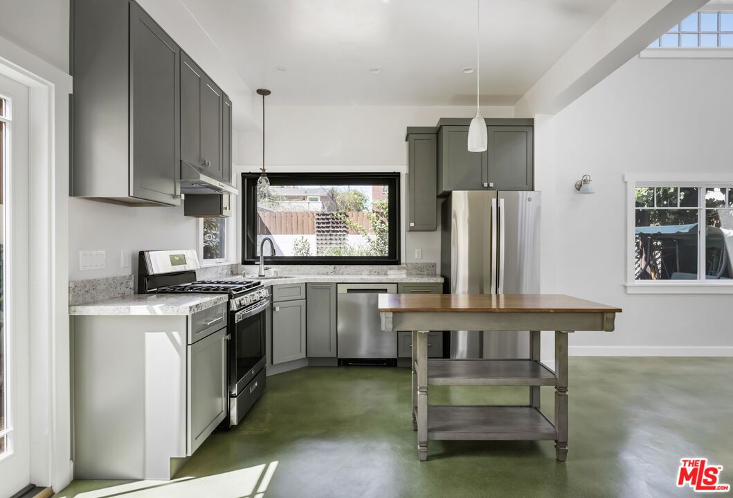Interior, Kitchen, Pendant Lights, Recessed Lighting, Stainless Steel Appliances