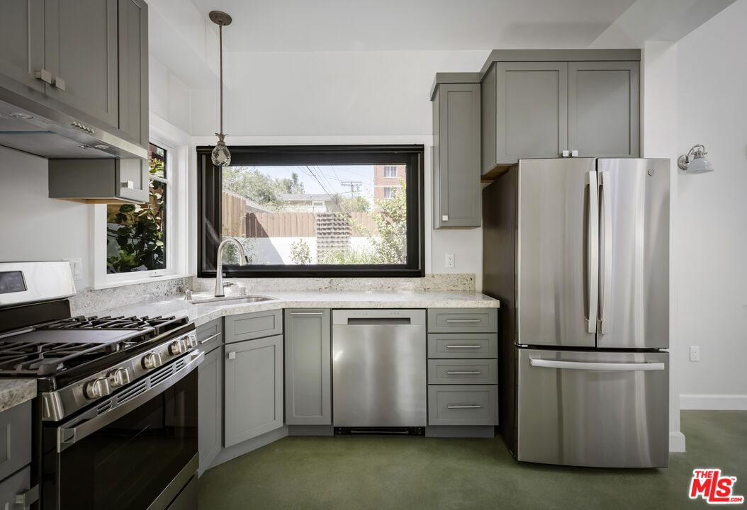 Interior, Kitchen, Pendant Lights, Stainless Steel Appliances