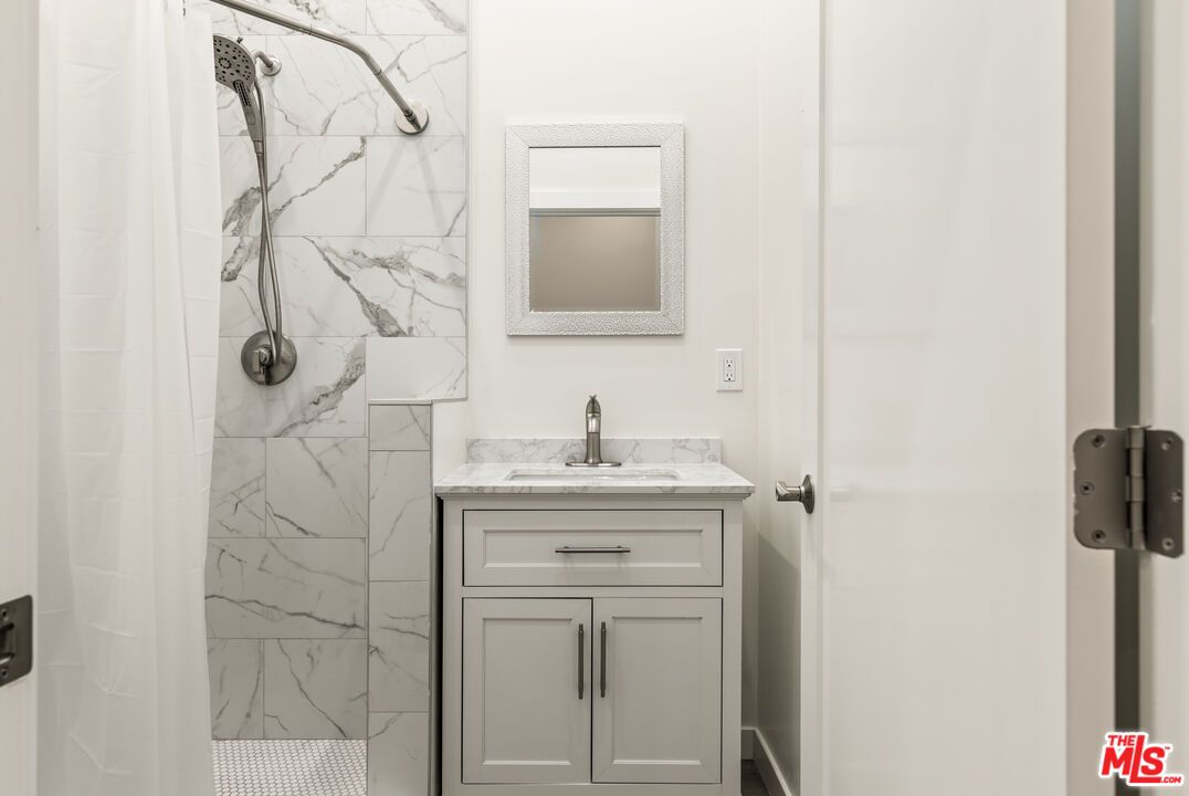 Bathroom, Interior, Marble Walls