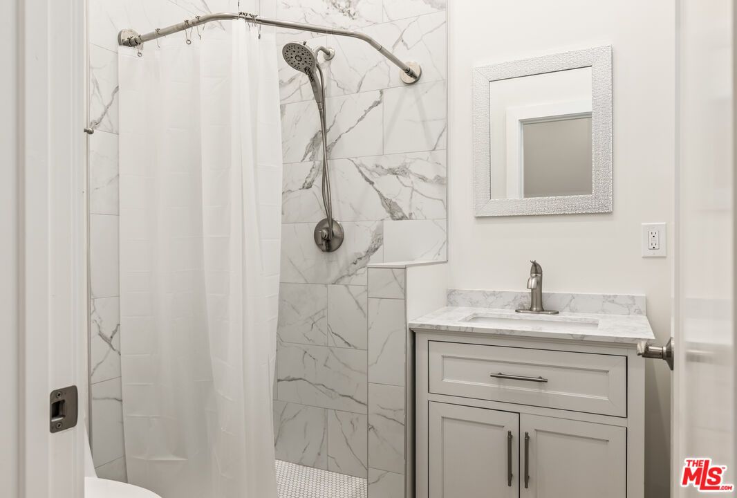 Bathroom, Interior, Marble Walls