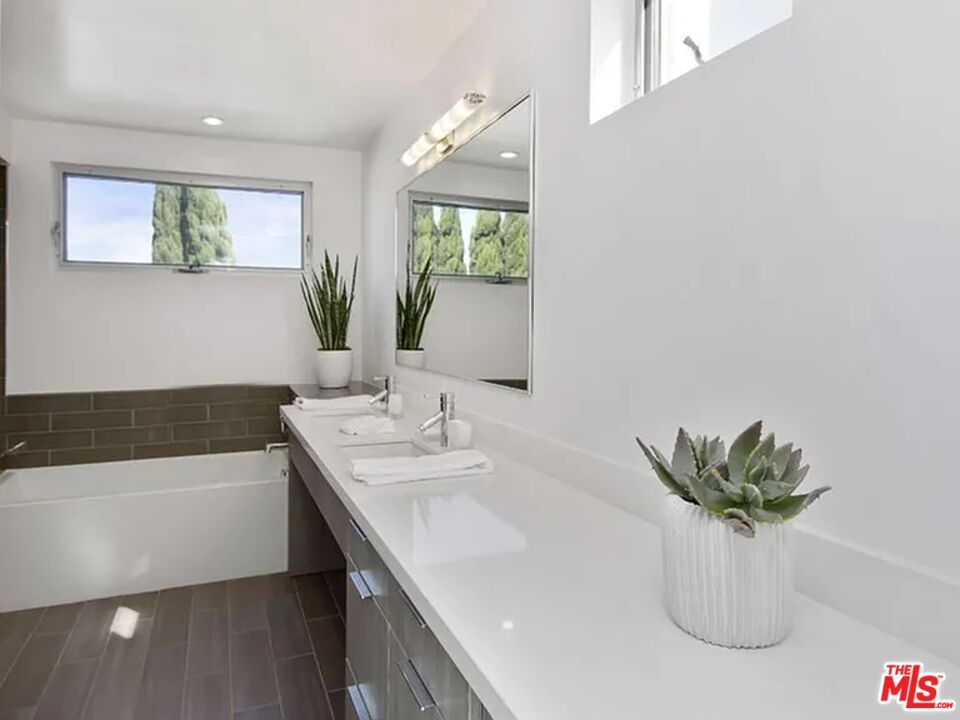 Bathroom, Interior, Recessed Lighting, Wood Texture Flooring