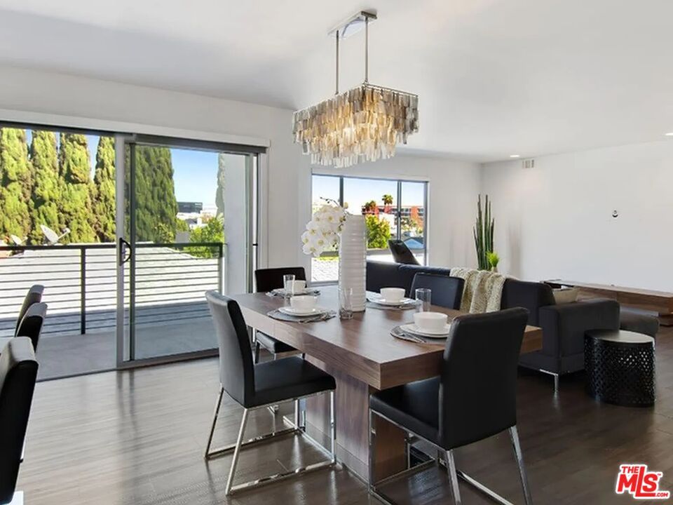 Chandelier, Dining room, Interior, Living room, Recessed Lighting, Wood Texture Flooring
