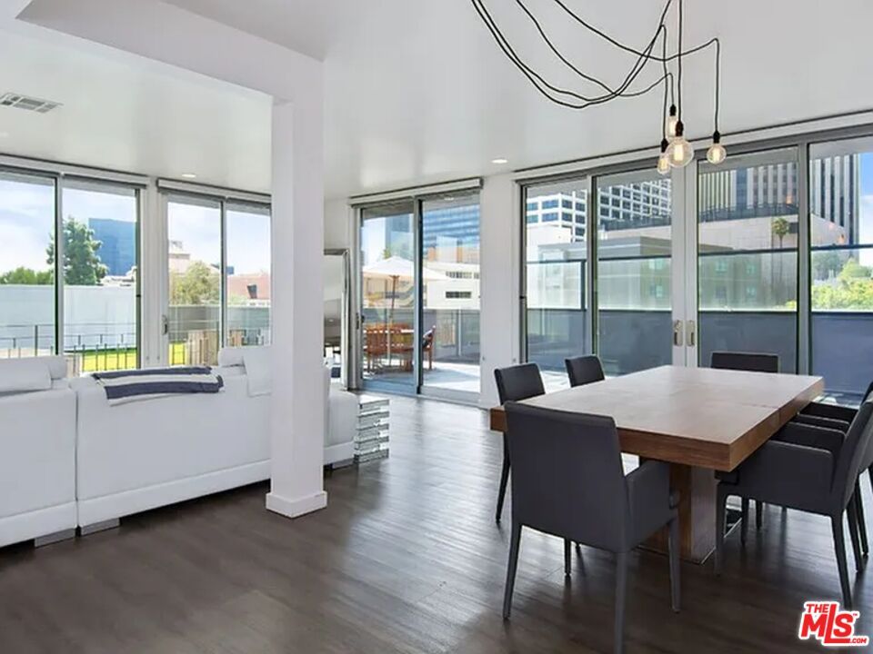 Dining room, Interior, Pendant Lights, Recessed Lighting, Water, Wood Texture Flooring