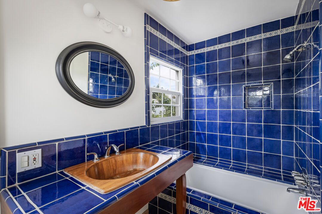Bathroom, Interior, Tile Countertops