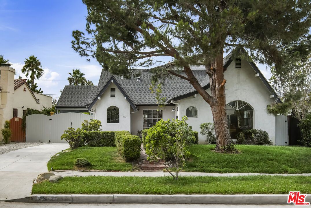 Exterior, Facade, Spanish Mediterranean