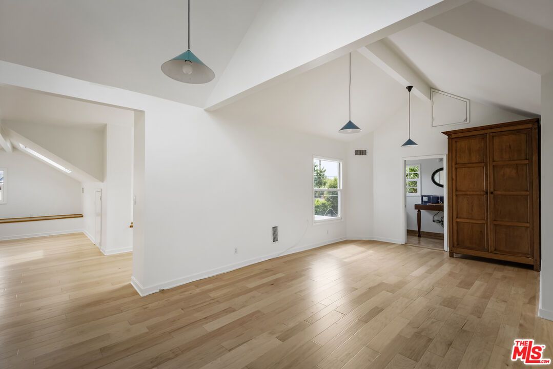 Empty room, Interior, Pendant Lights, Wood Texture Flooring