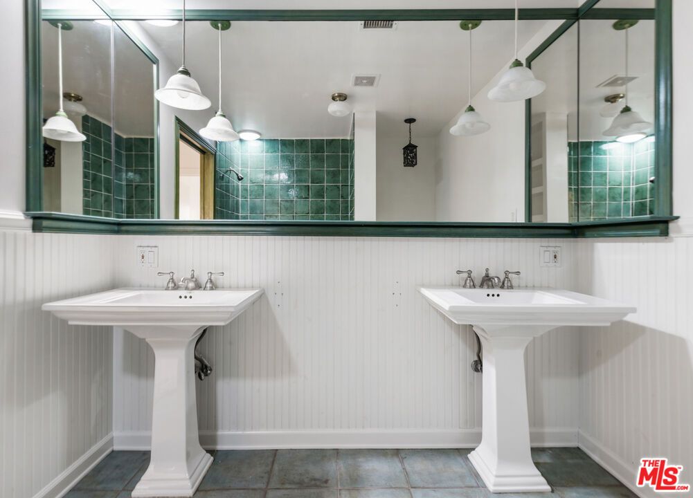 Bathroom, Interior, Pendant Lights
