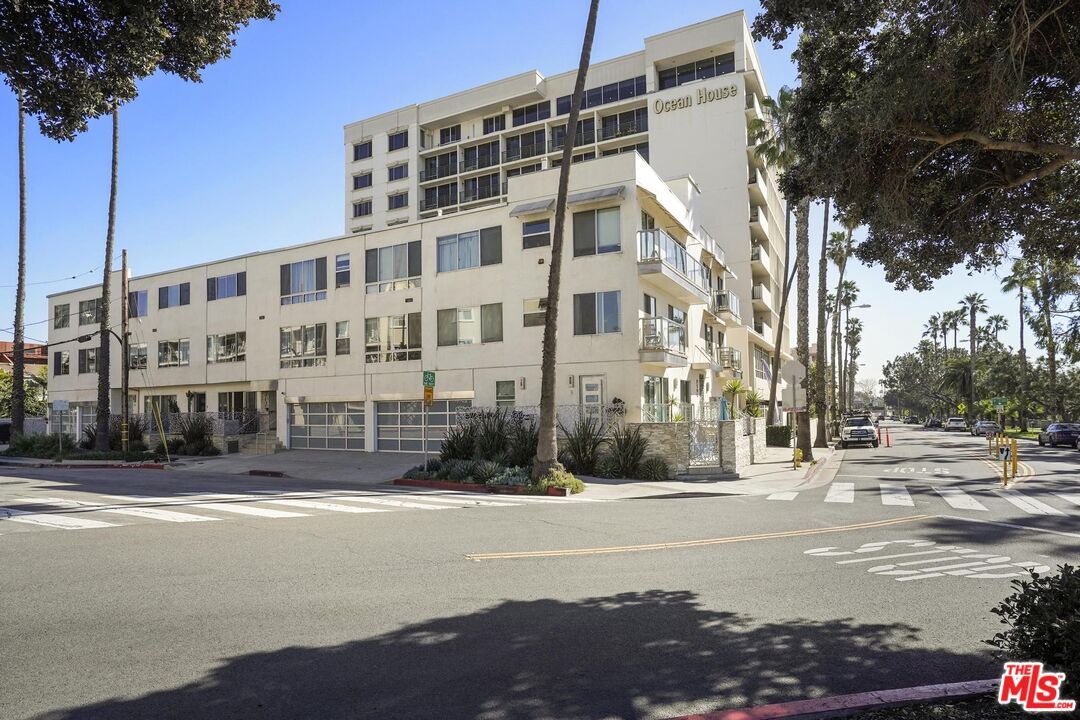 Exterior, Facade, Condo Building