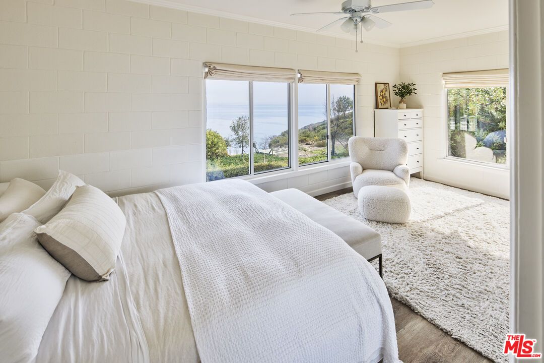 Bedroom, Interior, Water, Wood Texture Flooring