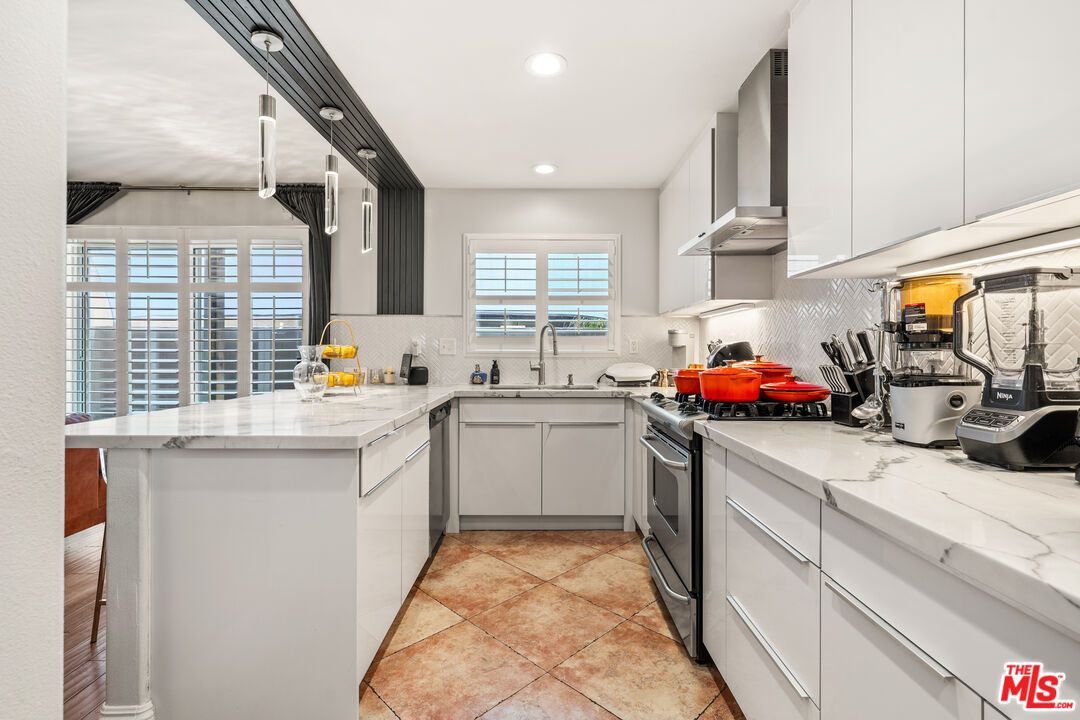 Interior, Kitchen, Recessed Lighting