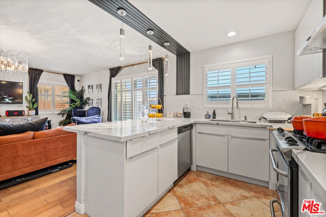 Chandelier, Interior, Kitchen, Recessed Lighting