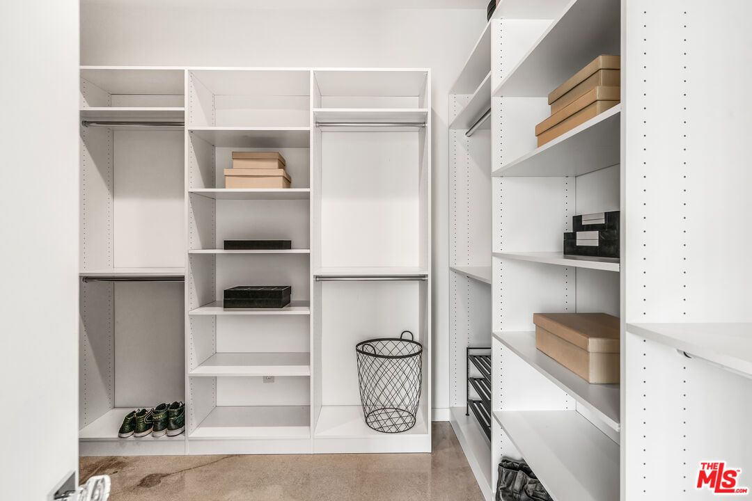 Interior, Walk-in Closets