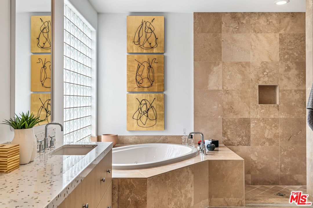 Bathroom, Interior, Recessed Lighting