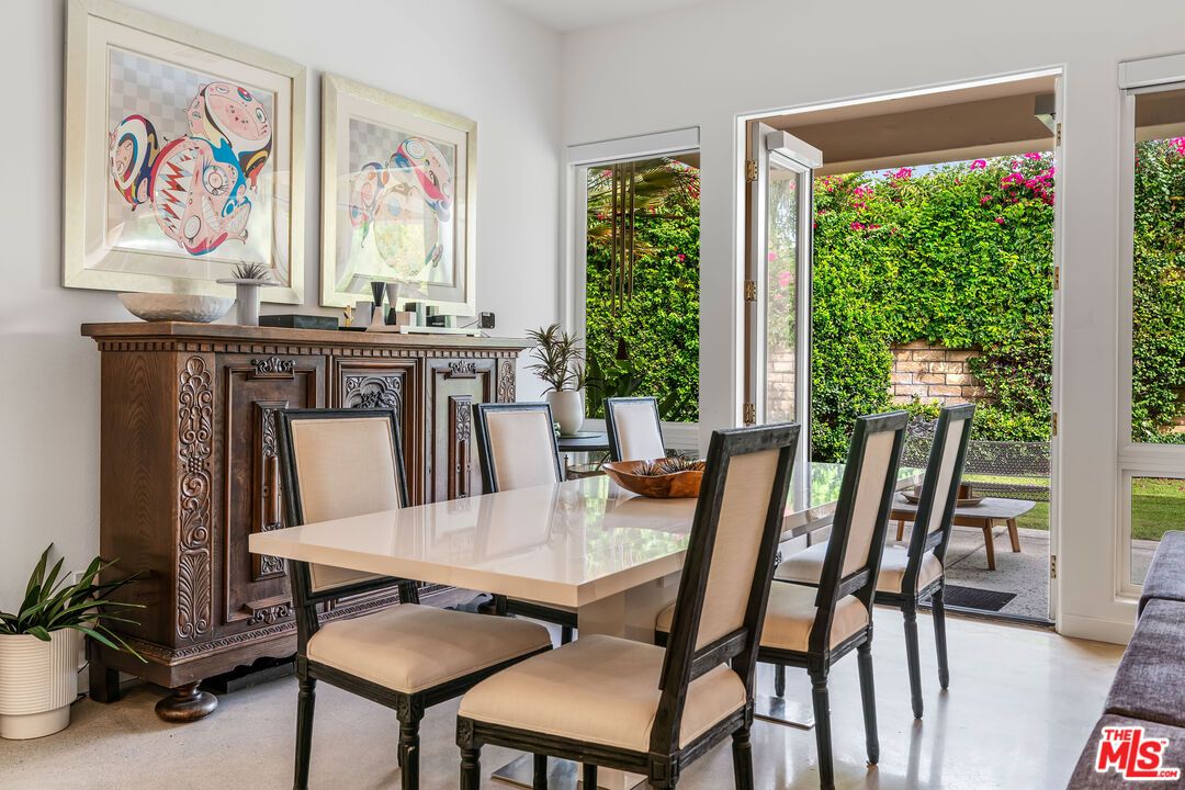 Dining room, Interior
