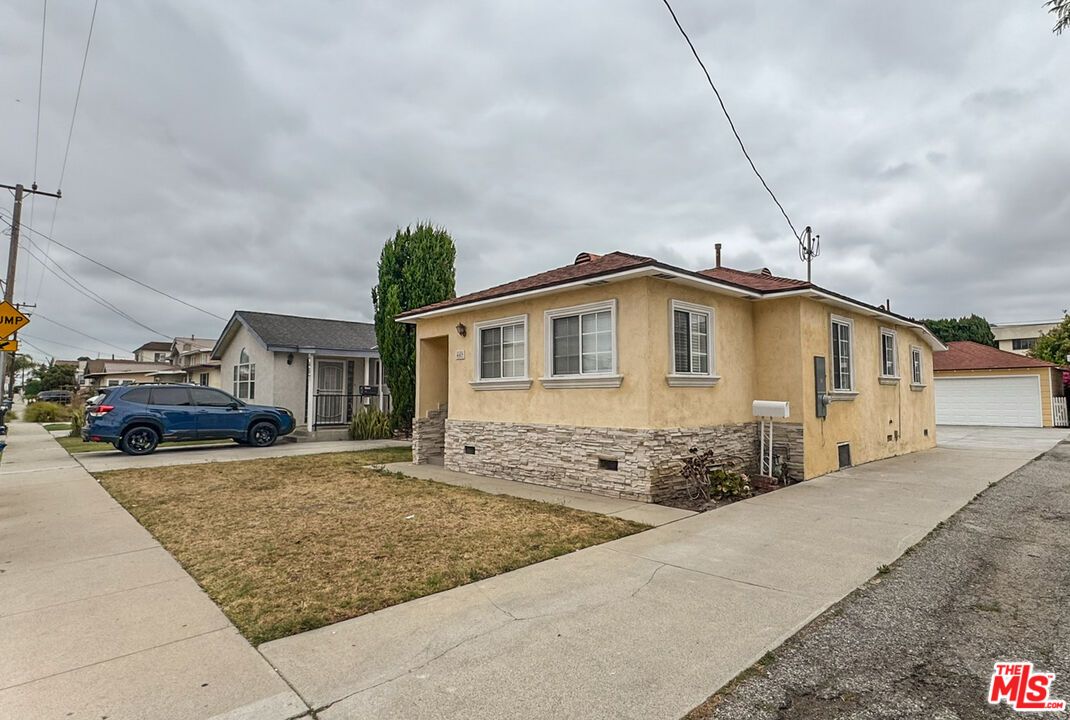 Backyard, Detached Garage, Exterior