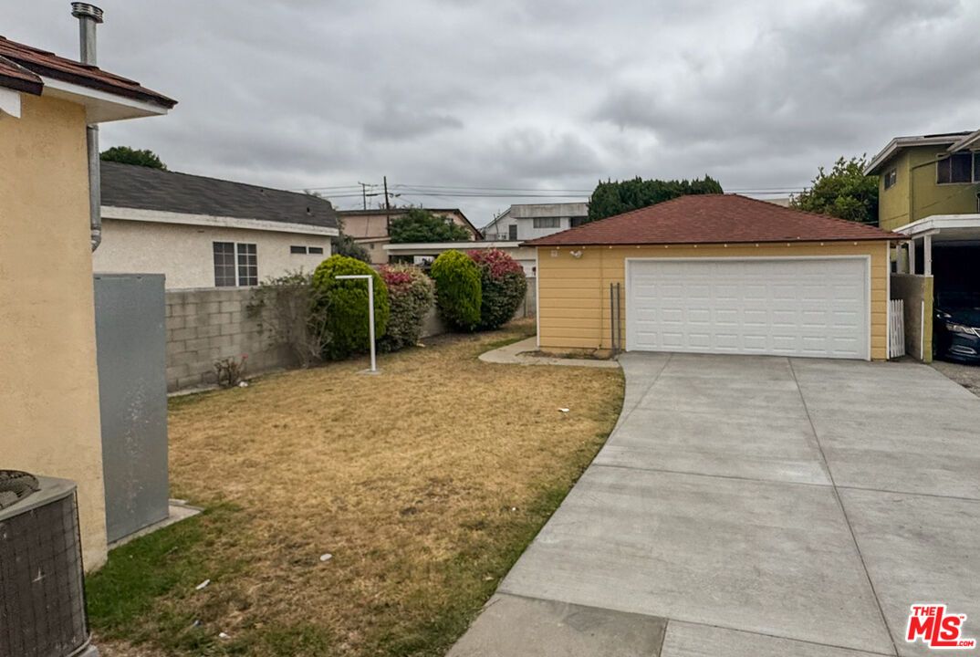 Backyard, Detached Garage, Exterior