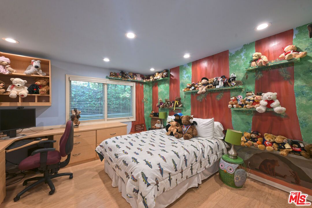 Bedroom, Home Office, Interior, Recessed Lighting, Wood Texture Flooring