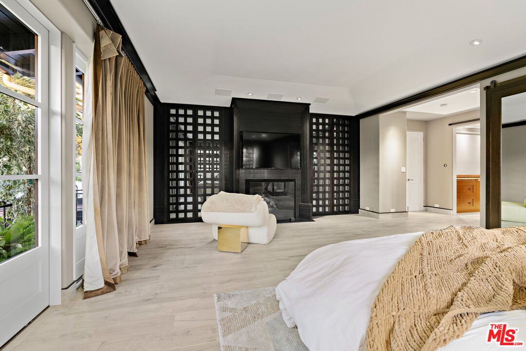 Bedroom, Fireplace, Interior, Recessed Lighting, Wood Texture Flooring