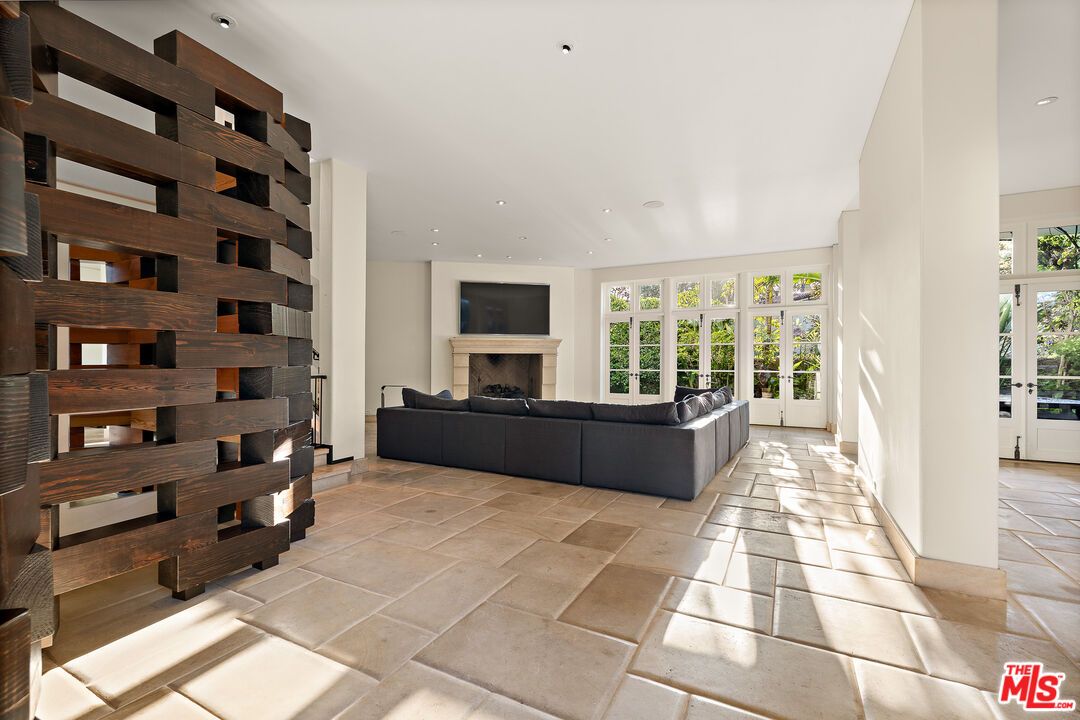 Fireplace, Interior, Living room, Recessed Lighting
