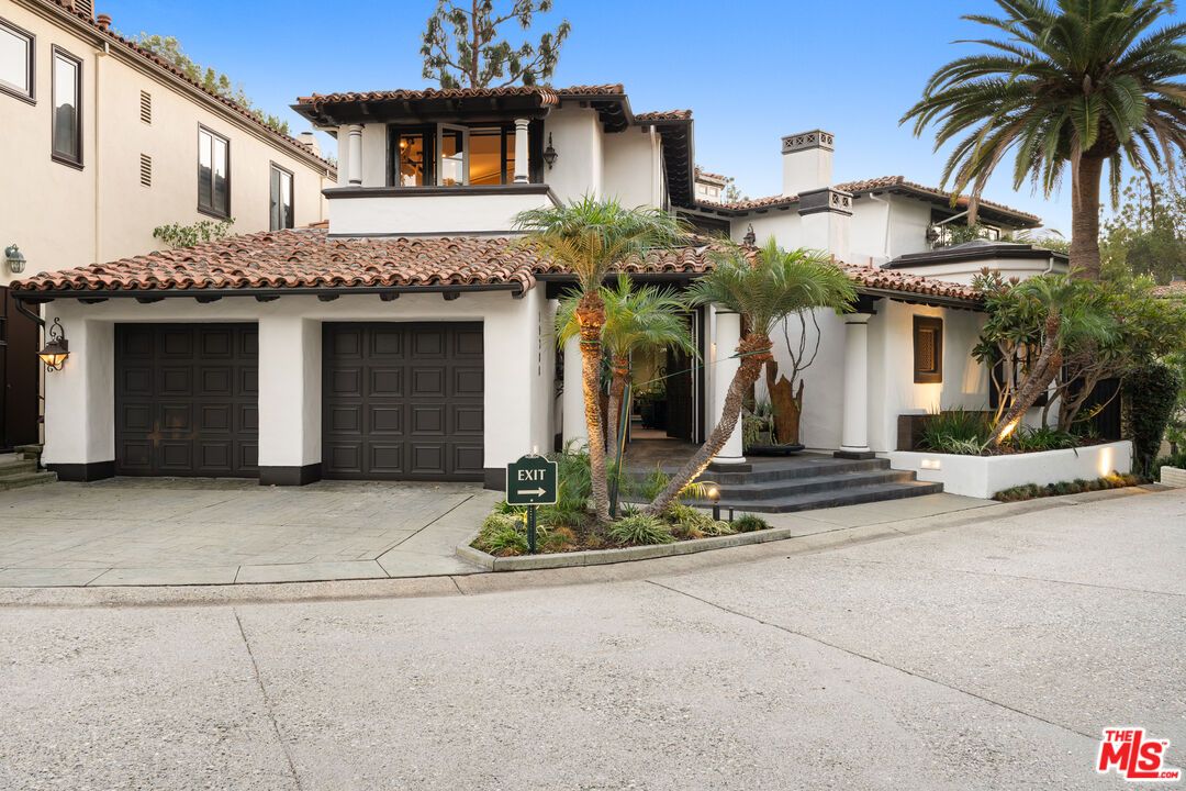 Attached, Exterior, Facade, Spanish Mediterranean
