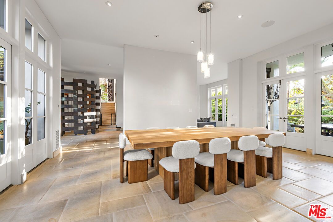 Dining room, Interior, Pendant Lights, Recessed Lighting