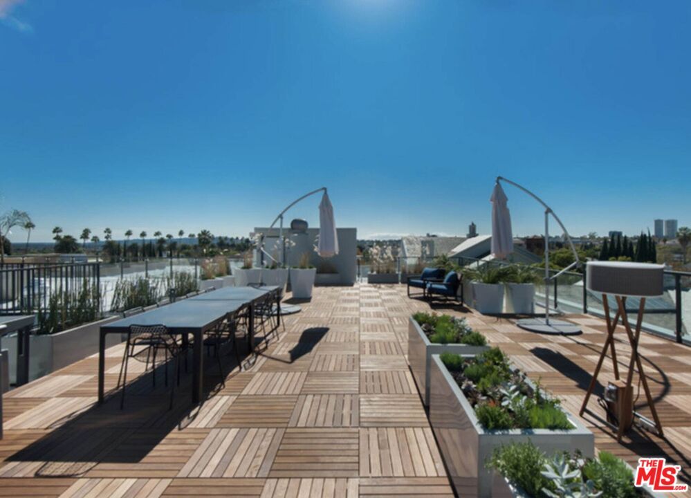 Exterior, Wood Texture Flooring