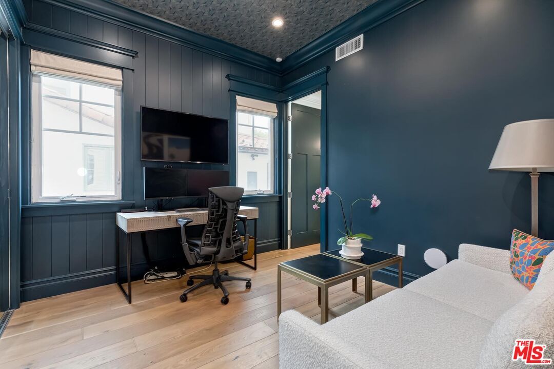 Home Office, Interior, Recessed Lighting, Wood Texture Flooring