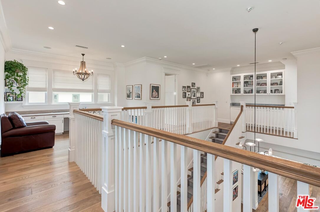 Chandelier, Interior, Recessed Lighting, Wood Texture Flooring