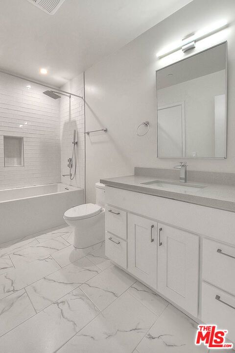 Bathroom, Interior, Marble, Recessed Lighting