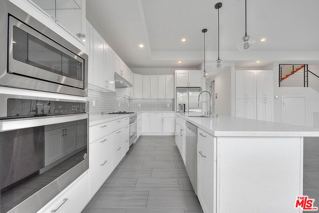 Interior, Kitchen, Pendant Lights, Recessed Lighting, Stainless Steel Appliances