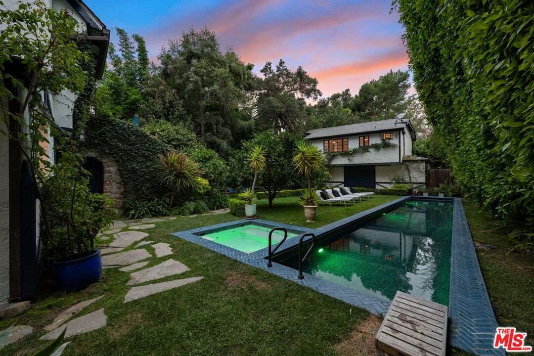 Backyard, Exterior, Pool