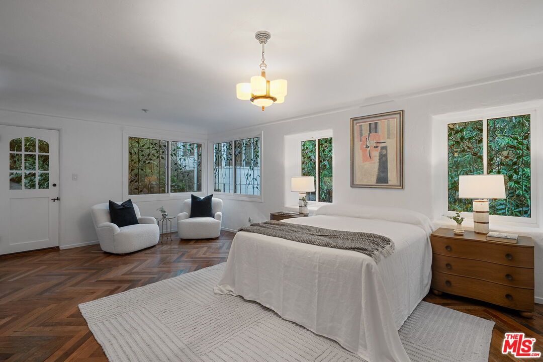Bedroom, Interior, Pendant Lights, Wood Texture Flooring