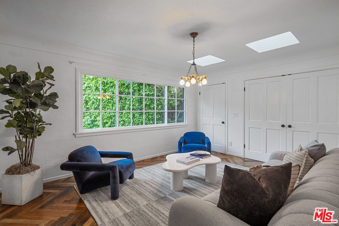 Interior, Living room, Pendant Lights, Wood Texture Flooring
