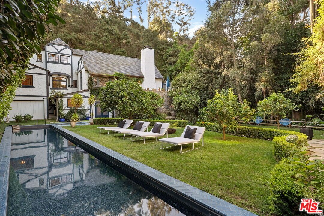 Backyard, Exterior, Pool