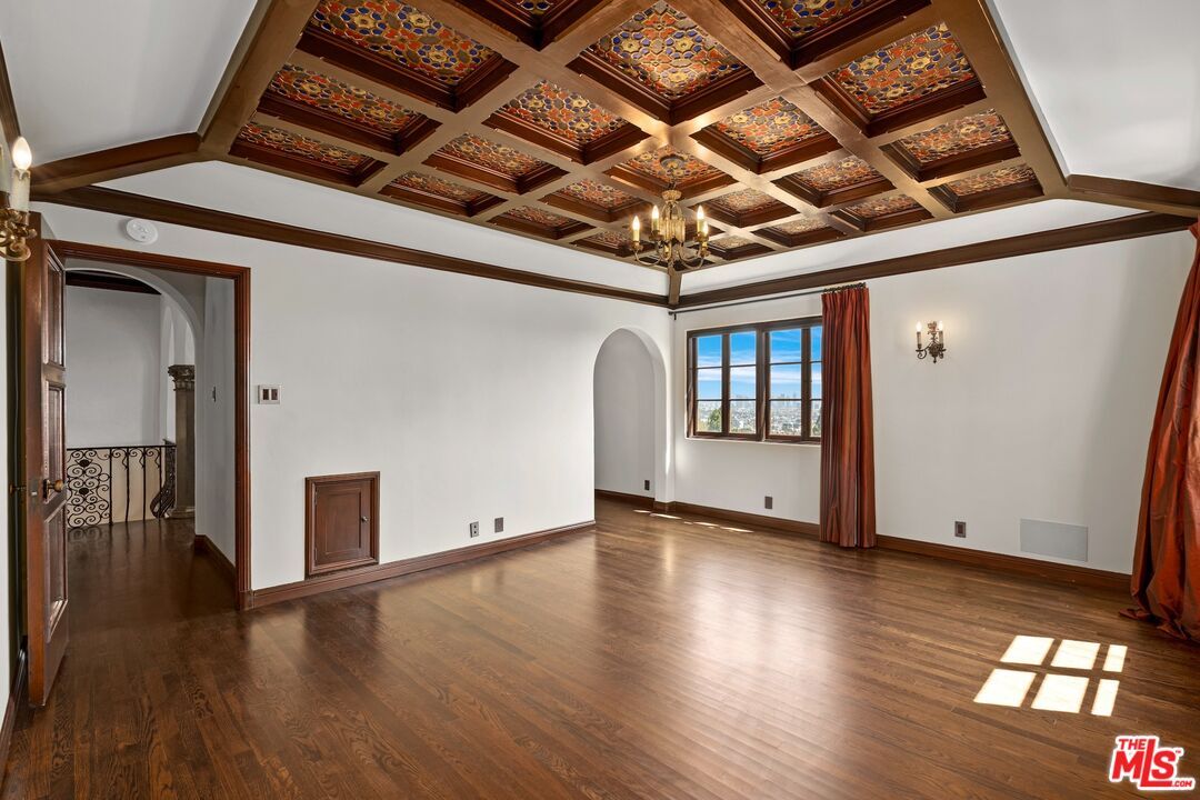 Chandelier, Empty room, Interior, Wood Texture Flooring