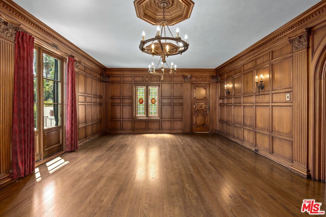 Chandelier, Empty room, Interior, Wood Texture Flooring, Wooden Walls