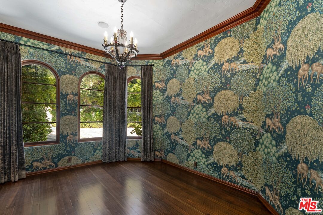 Chandelier, Empty room, Interior, Wood Texture Flooring
