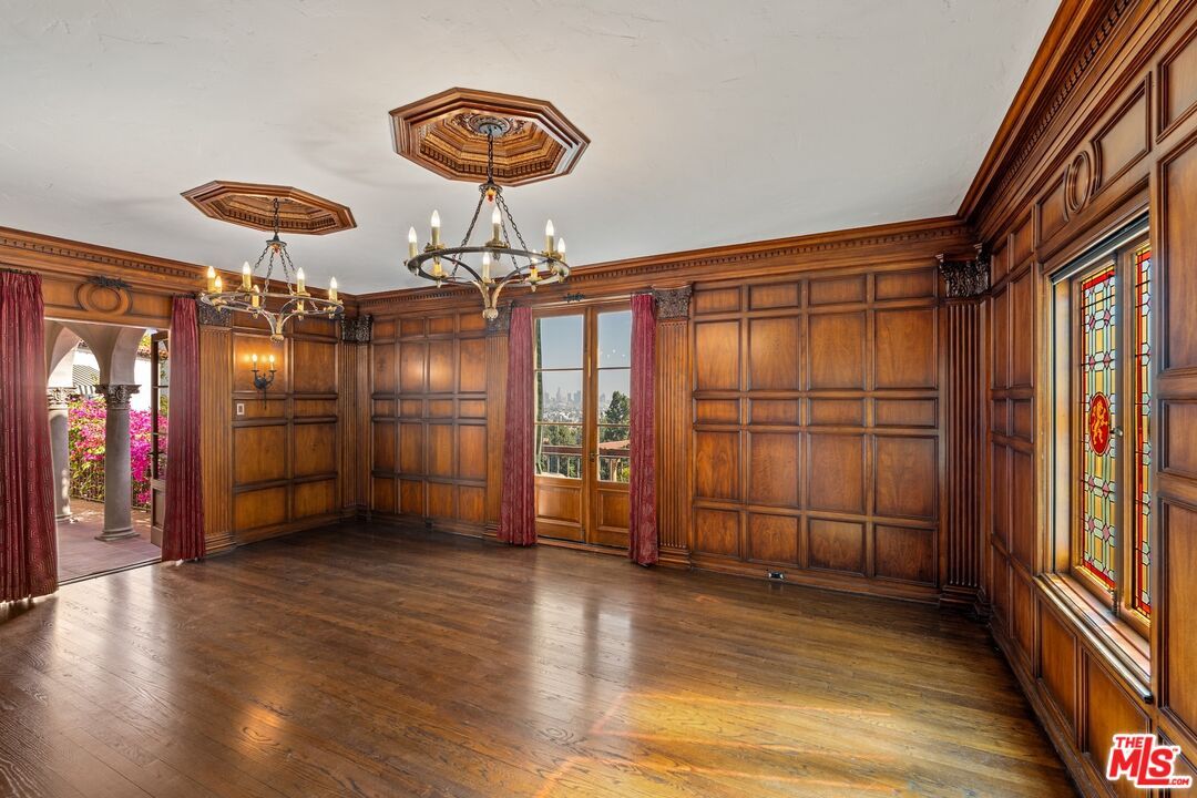 Chandelier, Empty room, Interior, Wood Texture Flooring, Wooden Walls